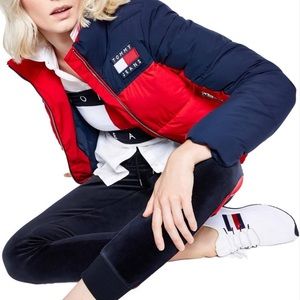 TOMMY JEANS COLORBLOCK PUFFER COAT